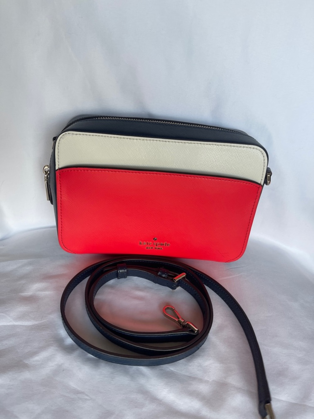 Kate Spade Lauryn Colorblock
Crossbody Camera Bag - Picture 4 of 10